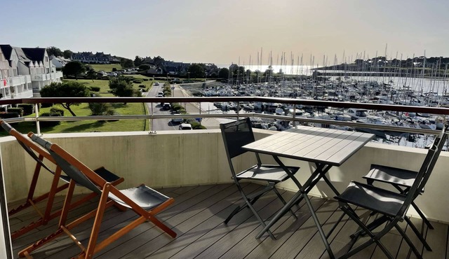 Appartement Moderne vue mer et Port à Louer Pour six Personnes