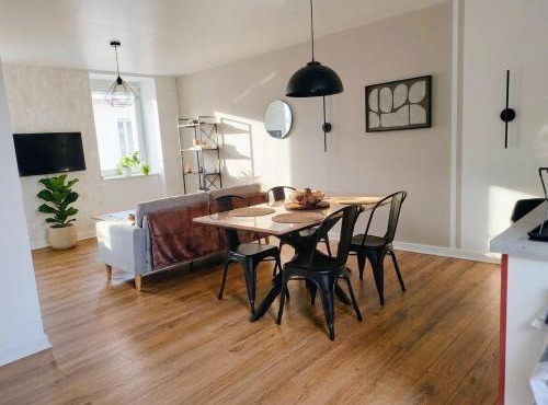 Appartement neuf & élégant à deux pas du marché