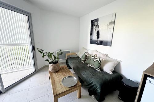 Appartement neuf, tv, wifi, clim, parking gratuit