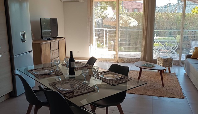 Appartement Parking Privé,wifi a 300 m de la Plage