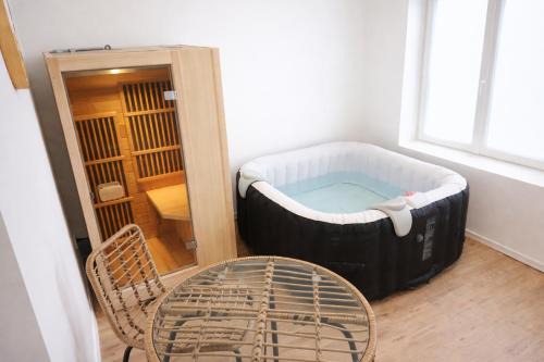 Appartement rénové 50M2 avec jardin commun et Parking privé