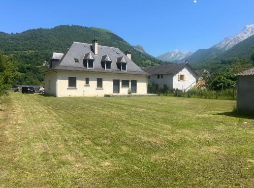 Appartement rénové avec 3 chambres