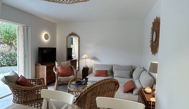 Appartement Rénové Avec Jardin et Parking à 5 mn à Pied de la Plage et du Centre