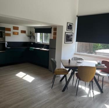 Appartement Rez de jardin pleine nature avec jacuzzi privatif