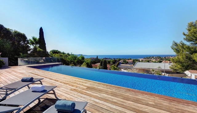 Appartement Regard-sur-mer 165m2 4ch vue mer piscine