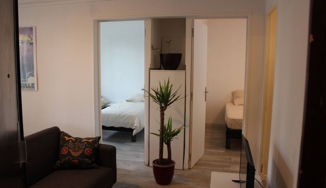 Appartement Rouge, Bienvenus à la Belle de Mai !