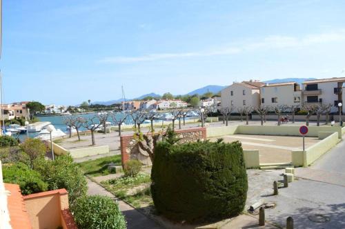 Appartement Studio cabine 4 couchages SAINT CYPRIEN SC070-084
