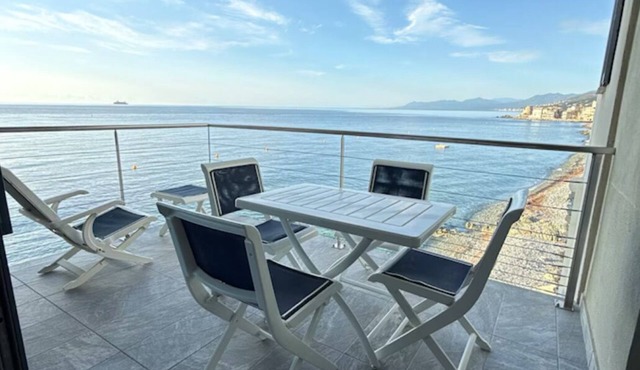 Appartement Situé à 5 Mètres de la mer