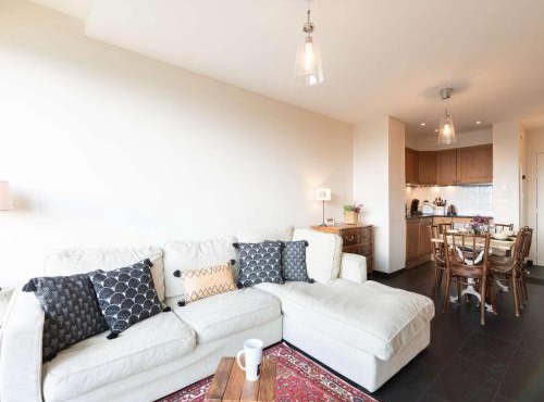 Appartement skis aux pieds avec piscine chauffée et parking - FR-1-296-345