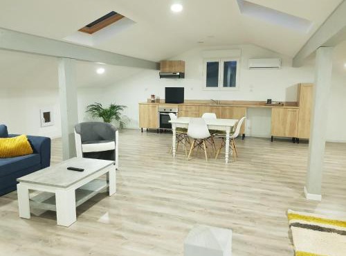 Appartement spacieux et confortable a Clermont Dessous jardin parking