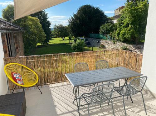Appartement spacieux climatisé avec terrasse