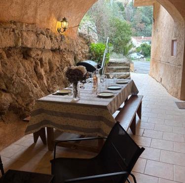 Appartement Spacieux Vue Montagne- Parking gratuit- Proche ÎLE ROUSSE