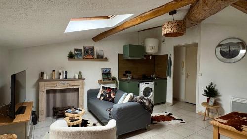 Appartement style chalet proche Cité Carcassonne & lac de la Cavayère