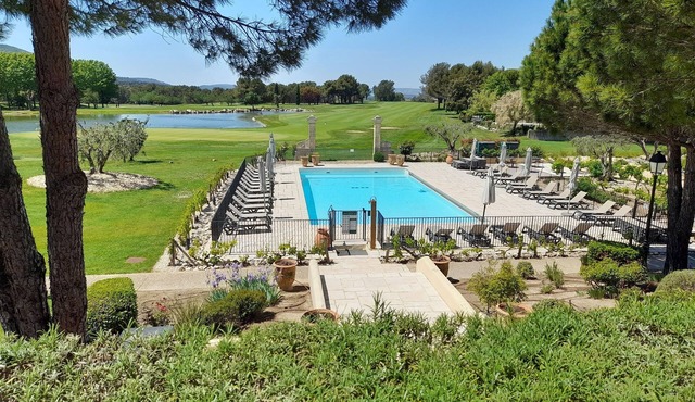 Appartement sur Golf de Pont Royal en Provence