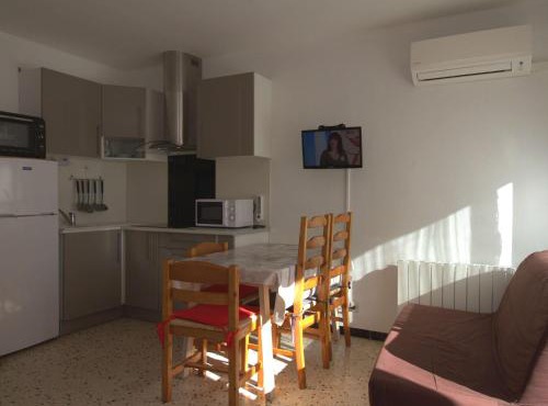 Appartement T1 avec balcon, climatisation et parking près du Parc Charles de Gaulle à Balaruc-les-Bains - FR-1-553-101