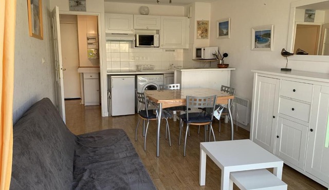 Appartement T2 Cabine Proche Plage avec Balcon et Parking Privé - FR-1-482-110