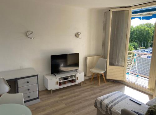 Appartement T2 clim, wifi, parking centre ville à 10mn, plage 20mn