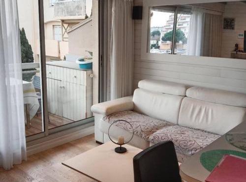 Appartement T2 avec Parking Privé et Balcon à Canet Plage - FR-1-696-21