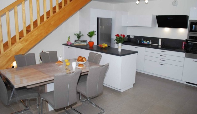 Appartement T3 Avec Terrasse et Accès Direct à la Plage