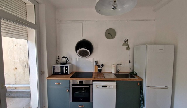 Appartement T3 Chez L'habitant Climatisé Avec Terrasse, à 15 min de la Canebière