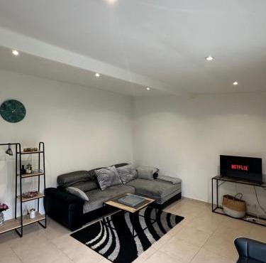 Appartement + terrasse + parking , proche Orly , proche RER Paris