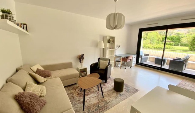 Appartement terrasse ensoleillée résidence calme