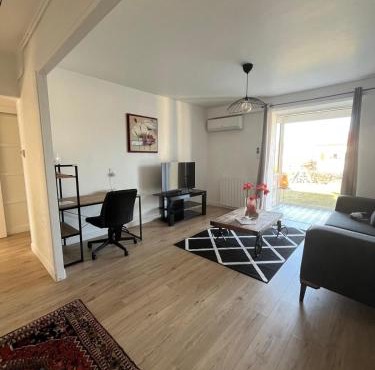 appartement tout confort dans villa avec piscine