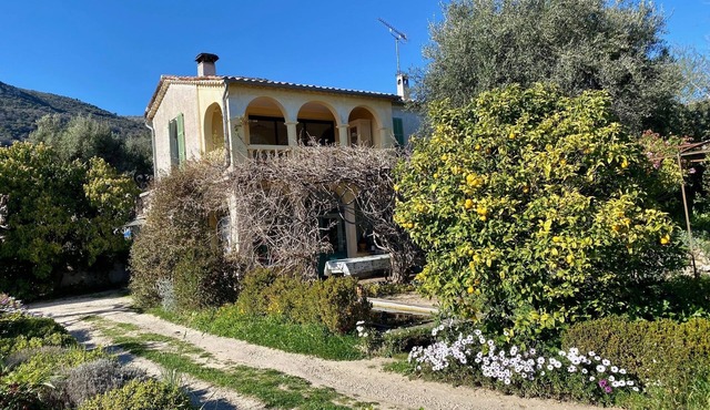 Appartment in charming old country house