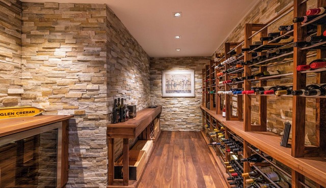 Appin Manor - Five Bedroom Villa, Sleeps 10