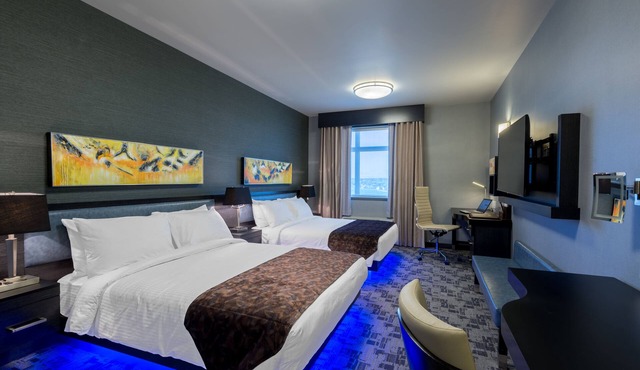 Applause Hotel by CLIQUE