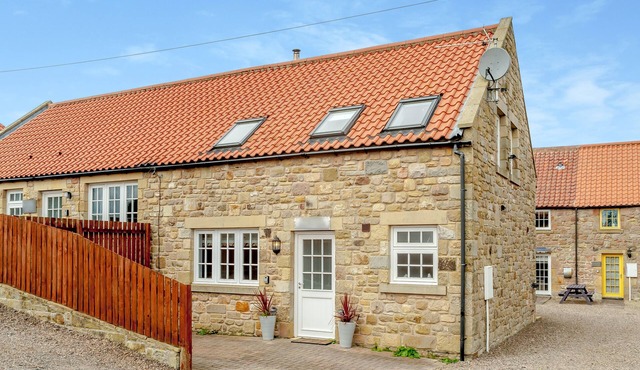 Apple Blossom - Three Bedroom House, Sleeps 6