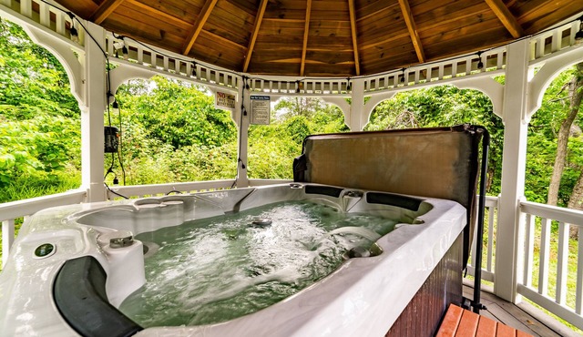 Apple Blossom Cottage! HT Extra Cost