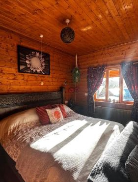 APPLE Cabin - Little Log Cabin in Wales