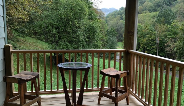 Apple Cabin On The Creek-Mountain Getaway