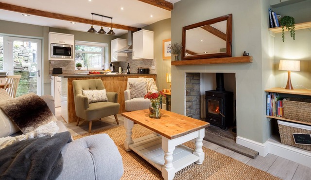 Apple Cottage: 19th Century Charm in Calder Valley