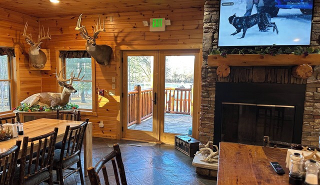 Apple Creek Whitetails Lodge