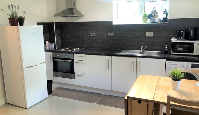 Apple House Guesthouse Heathrow Airport