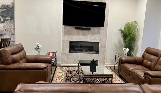 Apple House- New Townhouse - 2 Car Garage by CCBC & Franklin Sq