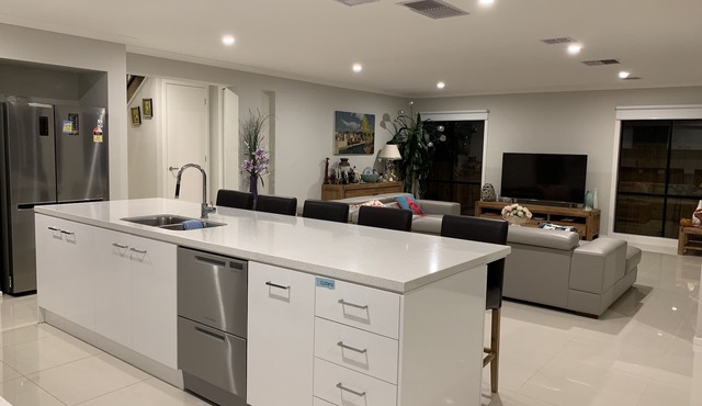 Apple House Truganina