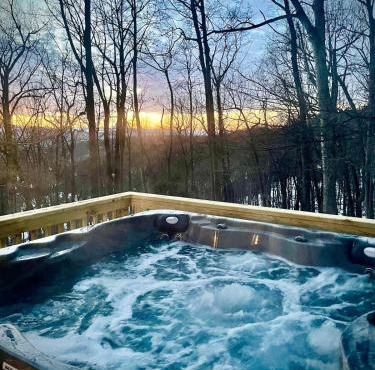 Apple Mountain Retreat at Shenandoah National Park