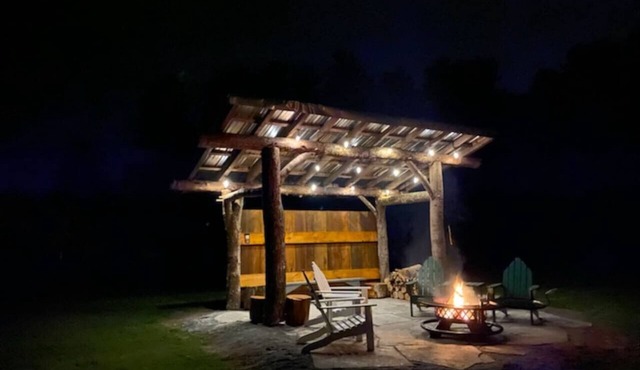 Apple Orchard & Forest Retreat with Woodland Pond