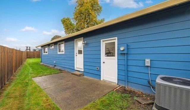 Apple Tree Cottage ~ Walkable 2 bed/2 bath