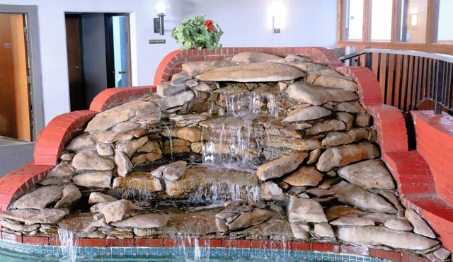 Apple Tree Inn and Suites