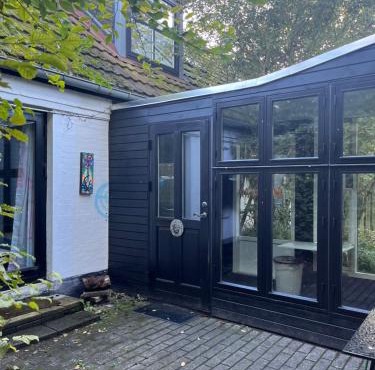 AppleFlower farm house and anneks with garden