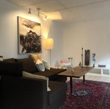 AppleFlower Farm retro apartment