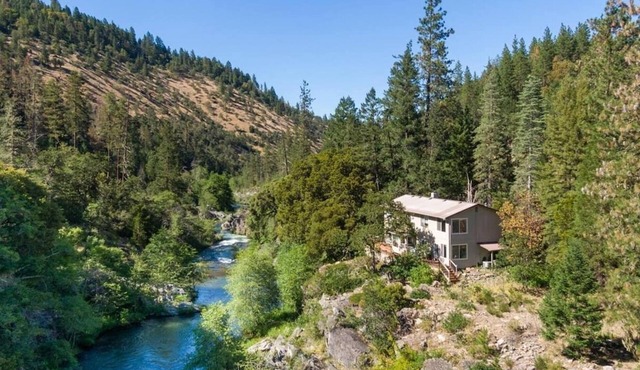 Applegate Riverside Retreat