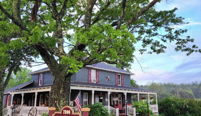 Applesauce Inn B&B