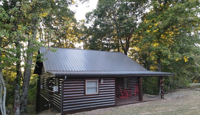 Appleseed Cabin in the Ozarks