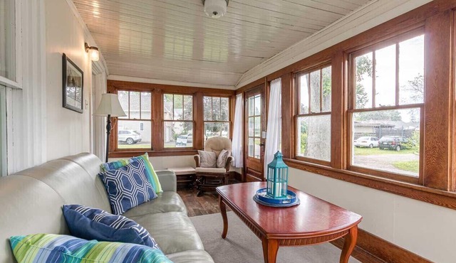Appletree Cottage at Crystal Beach