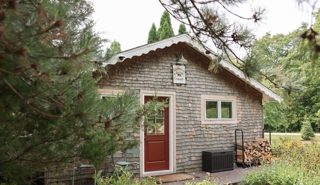 Applewood at Loma Cottages